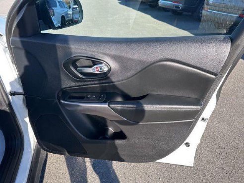 2022 Jeep Cherokee Limited White, Rockland, ME