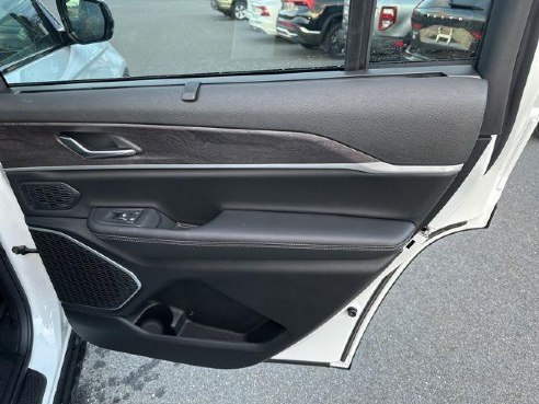 2025 Jeep Grand Cherokee L Limited White, Rockland, ME