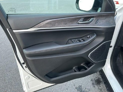 2025 Jeep Grand Cherokee L Limited White, Rockland, ME