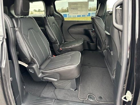 2026 Chrysler Pacifica Limited Black, Rockland, ME