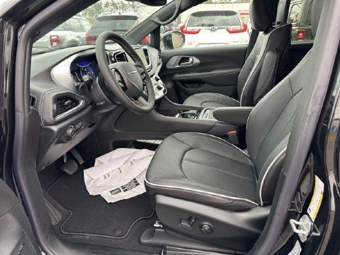 2026 Chrysler Pacifica Limited Black, Rockland, ME