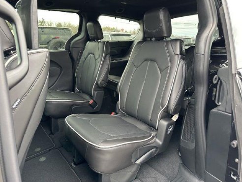 2026 Chrysler Pacifica Limited Black, Rockland, ME