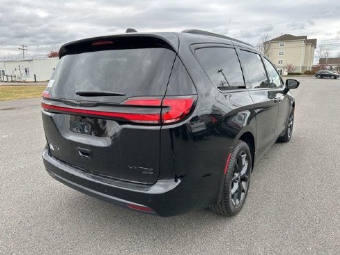 2026 Chrysler Pacifica Limited Black, Rockland, ME