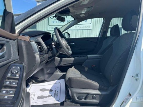 2023 Nissan Rogue SV White, Rockland, ME