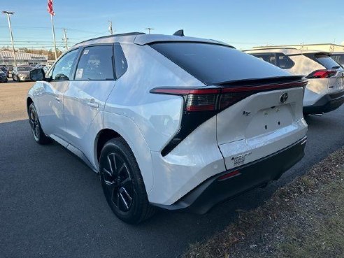 2026 Toyota bZ XLE Off-white, Rockland, ME