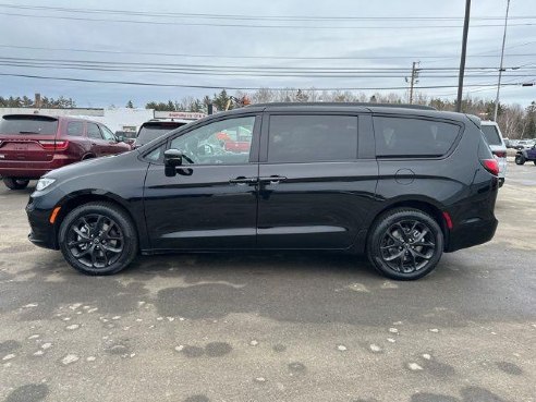 2026 Chrysler Pacifica Limited Black, Rockland, ME