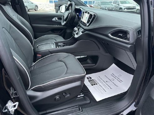 2026 Chrysler Pacifica Limited Black, Rockland, ME